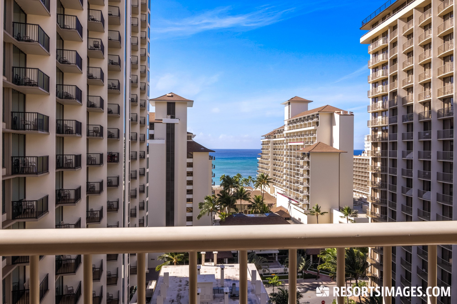 227 Lewers St, Honolulu, Hawaii, ,Resorts (Free),For Sale,Lewers ,1472