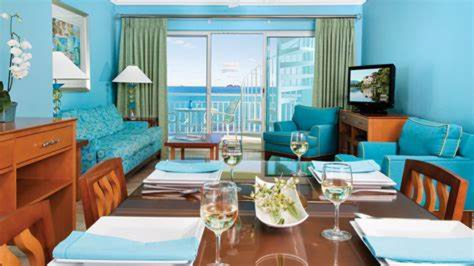 10 emarald merit rd, Oyster Bay, New York, ,Resorts (Free),For Sale,emarald merit ,1481