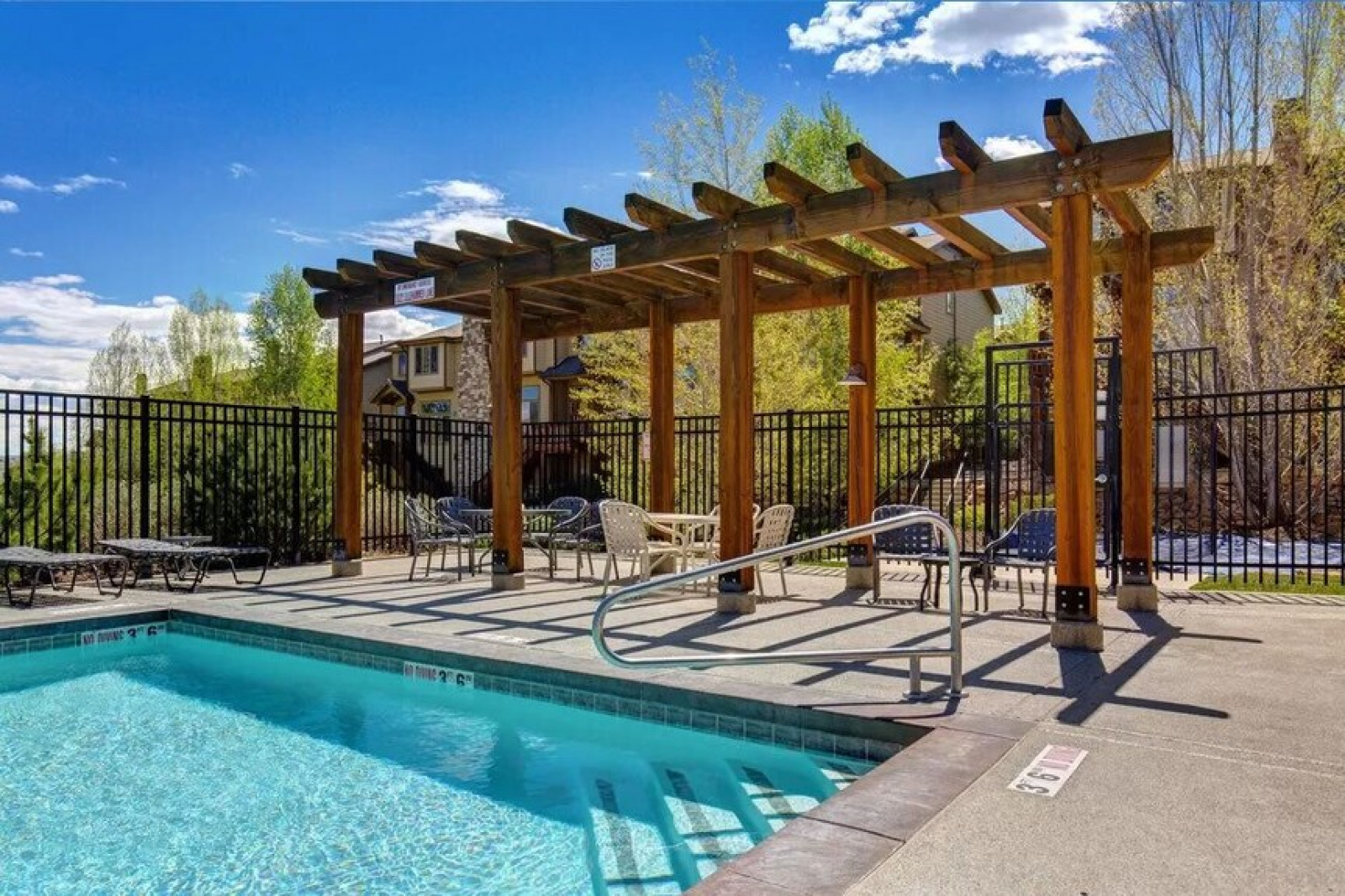 44189 Bear Hollow Ave, Sugarloaf, California, ,Resorts (Free),For Sale,Bear Hollow,1533